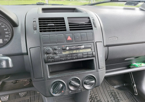 Volkswagen Polo cena 5200 przebieg: 198050, rok produkcji 2004 z Jarocin małe 154